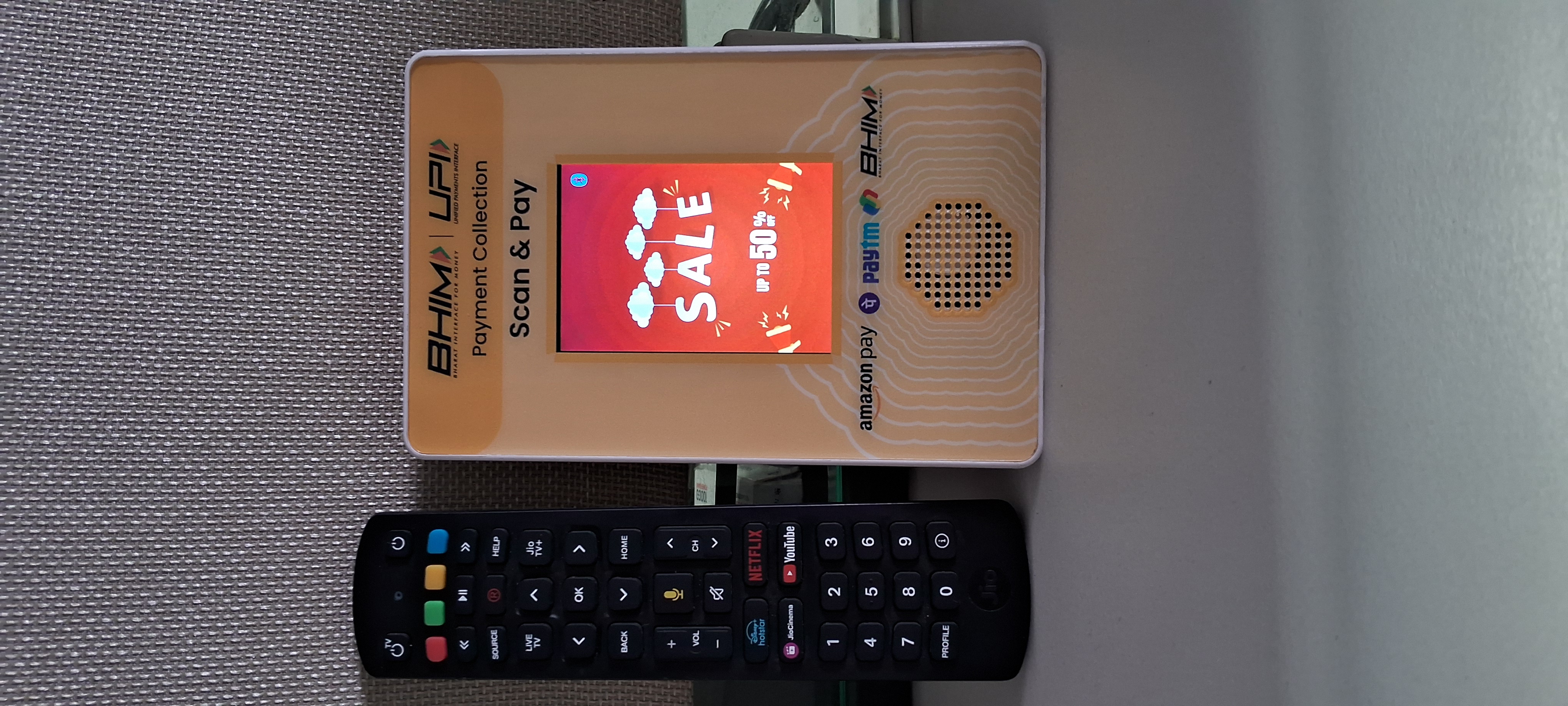 Dual-purpose QR device for branding and payment confirmations DQR-222